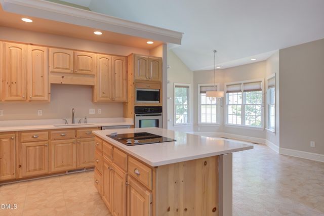 2912 Hawtree Drive, Raleigh, NC 27613