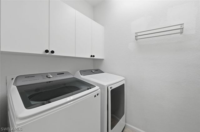 7134 Blue Juniper CT 202, Naples, FL 34109