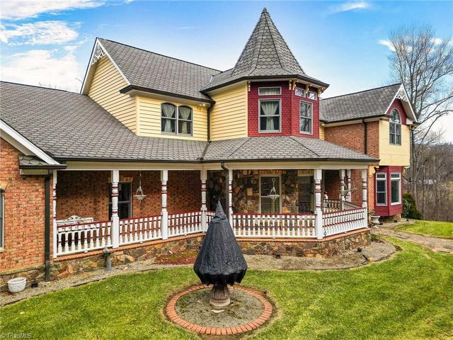 1280 River Bluff Trail, Tobaccoville, NC 27050