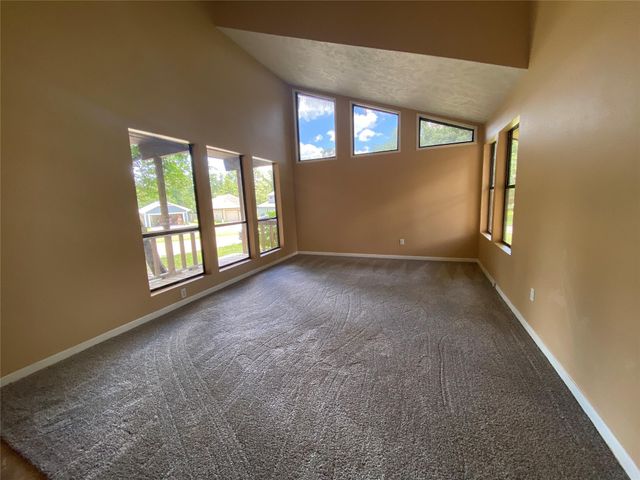 24600 Darkwood Court, Huntsville, TX 77320