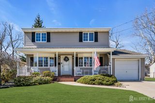 11 Glen Avenue, Old Bridge, NJ 08857