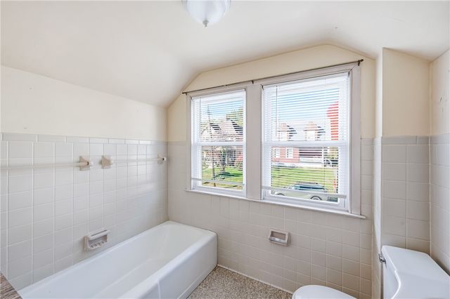 453 Lafayette Ave, Sharon, PA 16146