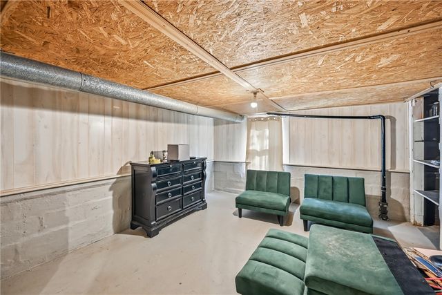 453 Lafayette Ave, Sharon, PA 16146