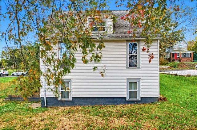 453 Lafayette Ave, Sharon, PA 16146