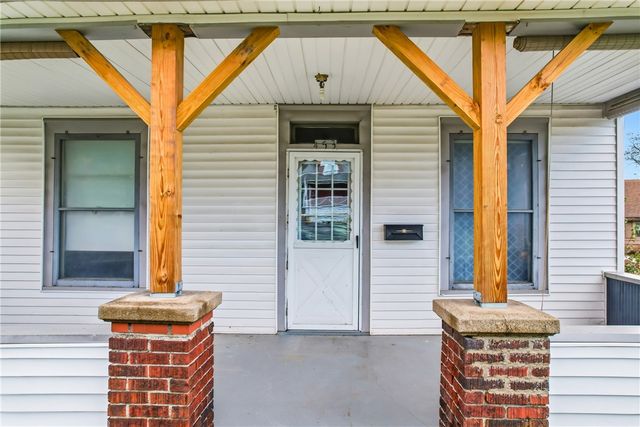 453 Lafayette Ave, Sharon, PA 16146