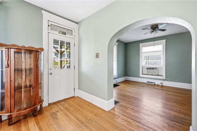 453 Lafayette Ave, Sharon, PA 16146