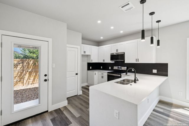 803 Indiana, San Antonio, TX 78210