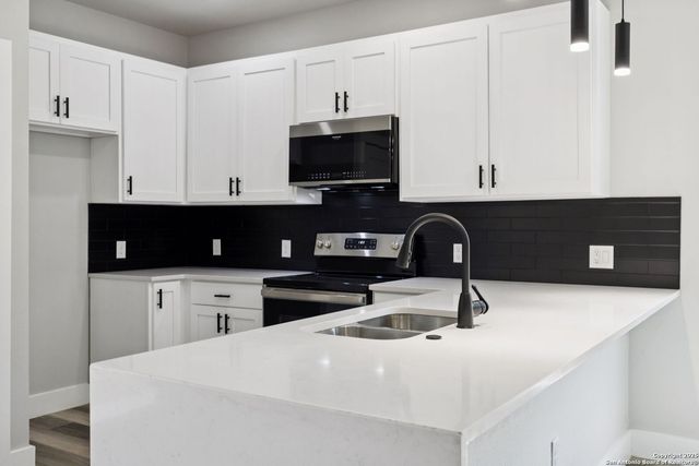 803 Indiana, San Antonio, TX 78210