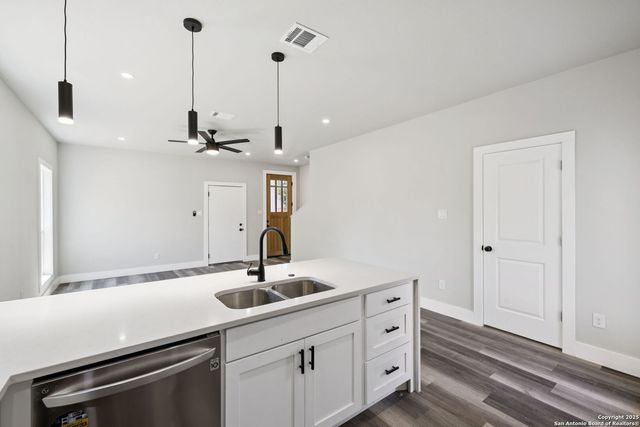 803 Indiana, San Antonio, TX 78210