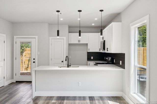 803 Indiana, San Antonio, TX 78210