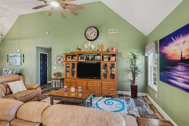 225 Cole Forest Boulevard, Barnesville, GA 30204