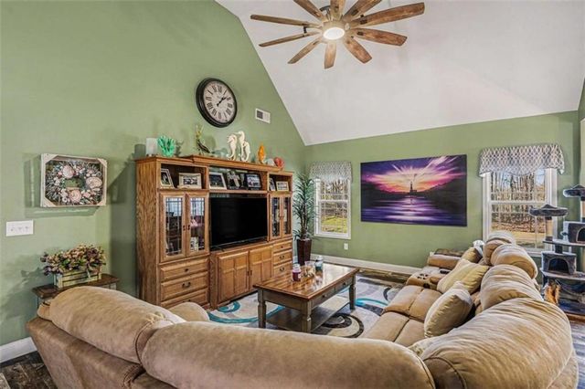 225 Cole Forest Boulevard, Barnesville, GA 30204