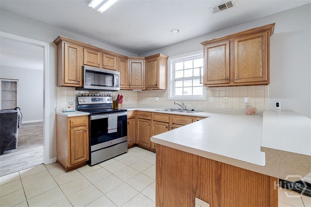 Image 14 of property listing at 203 Haydon Court, Rincon, GA 31326