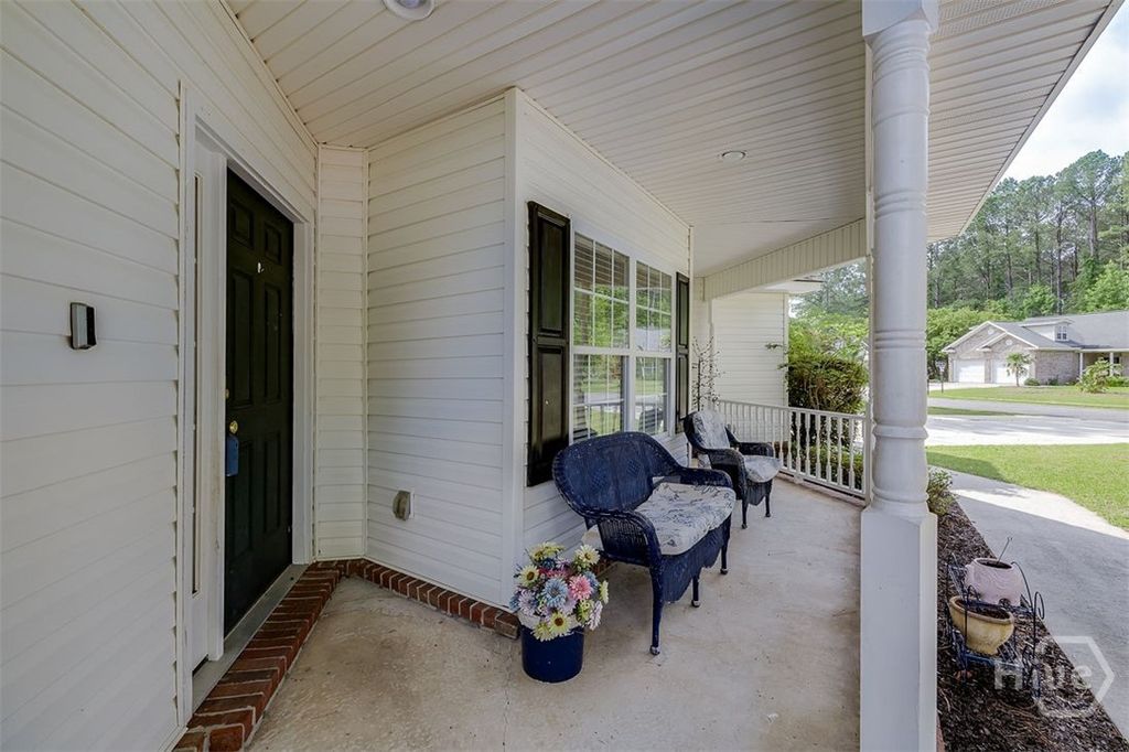 Image 5 of property listing at 203 Haydon Court, Rincon, GA 31326