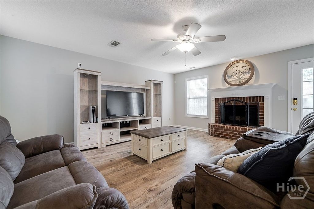 Image 6 of property listing at 203 Haydon Court, Rincon, GA 31326