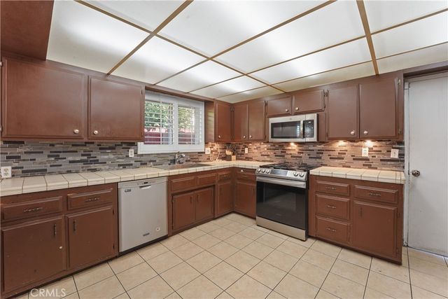 26407 Liberty Drive, Hemet, CA 92544