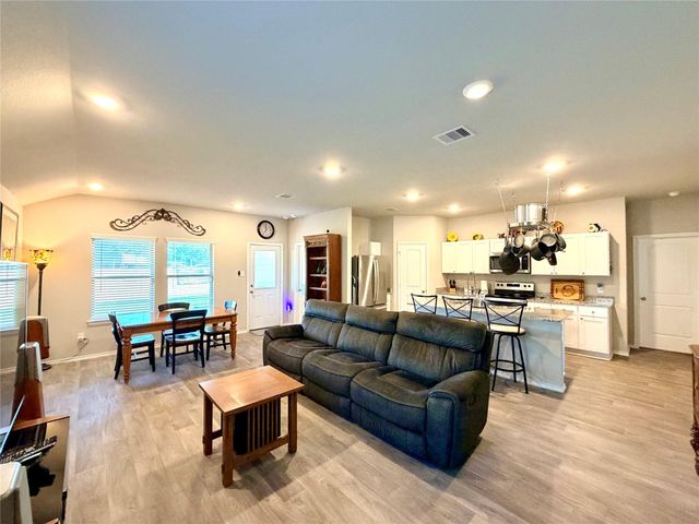 214 Pecos Drive, Huntsville, TX 77340
