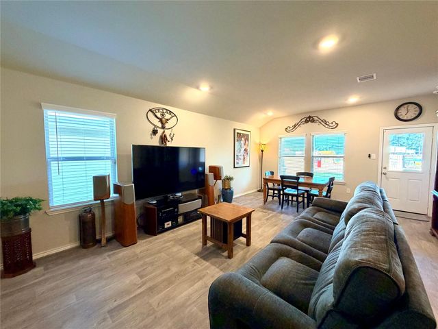 214 Pecos Drive, Huntsville, TX 77340