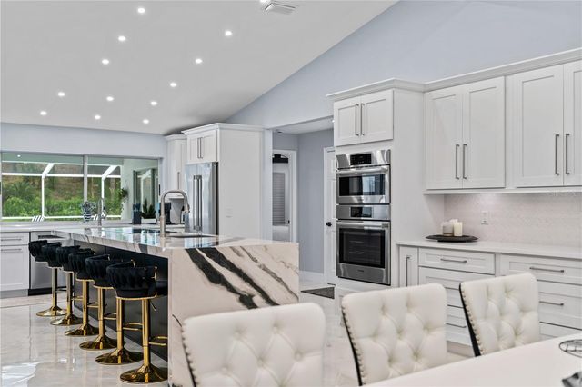 4712 DOVER CLIFF COURT, Dover, FL 33527