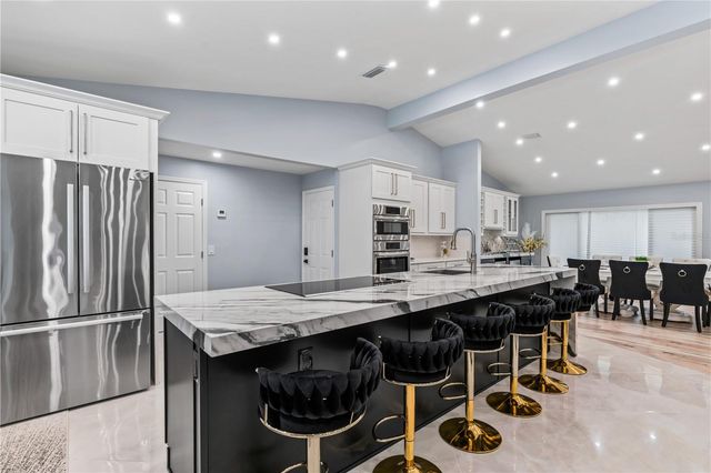 4712 DOVER CLIFF COURT, Dover, FL 33527