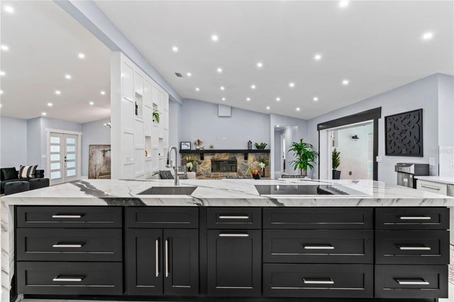 4712 DOVER CLIFF COURT, Dover, FL 33527