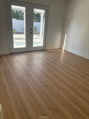 18853 Saticoy Street, Reseda, CA 91335