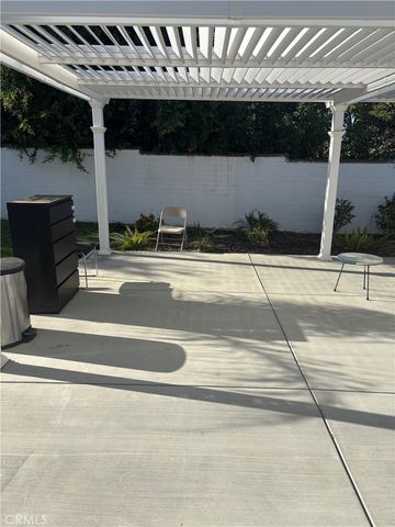 18853 Saticoy Street, Reseda, CA 91335