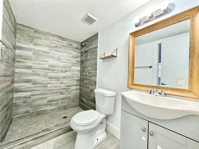 19751 SW 114th Ave 349, Miami, FL 33157