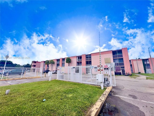 19751 SW 114th Ave 349, Miami, FL 33157