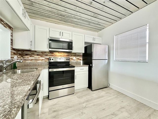 19751 SW 114th Ave 349, Miami, FL 33157