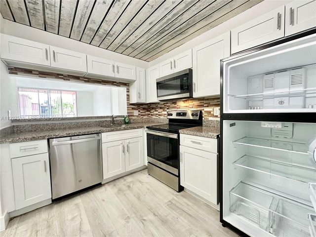 19751 SW 114th Ave 349, Miami, FL 33157