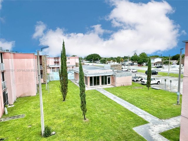 19751 SW 114th Ave 349, Miami, FL 33157