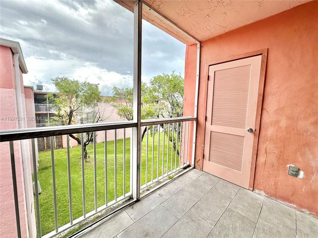 19751 SW 114th Ave 349, Miami, FL 33157