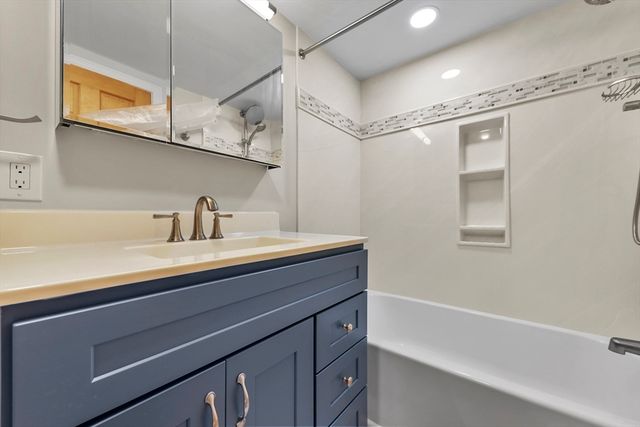251 Trailside Way 251, Ashland, MA 01721