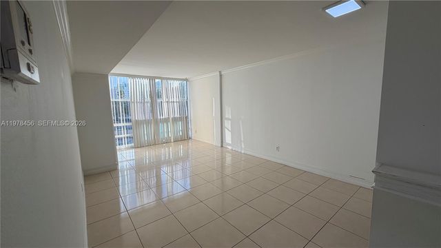200 172nd St 304, Sunny Isles Beach, FL 33160