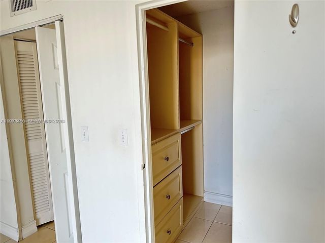 200 172nd St 304, Sunny Isles Beach, FL 33160