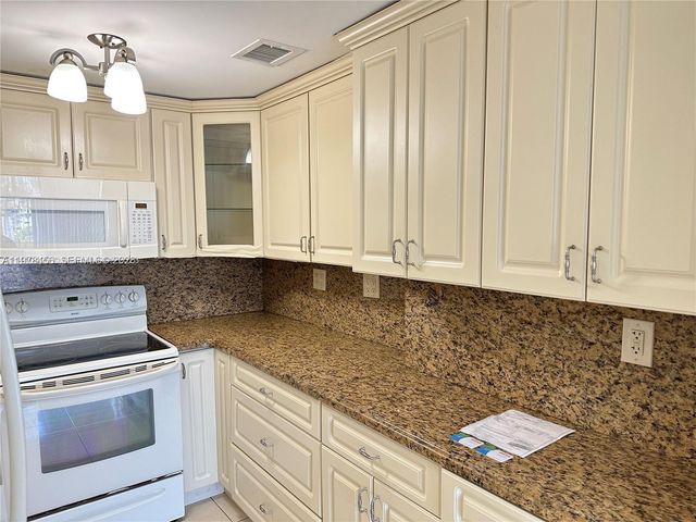 200 172nd St 304, Sunny Isles Beach, FL 33160