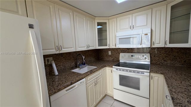 200 172nd St 304, Sunny Isles Beach, FL 33160