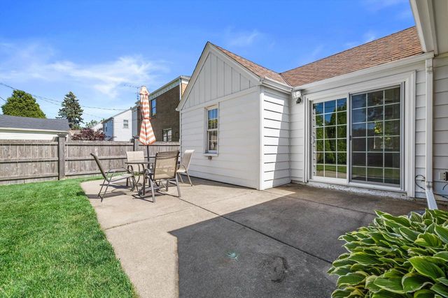 804 Florence AVENUE, Racine, WI 53402