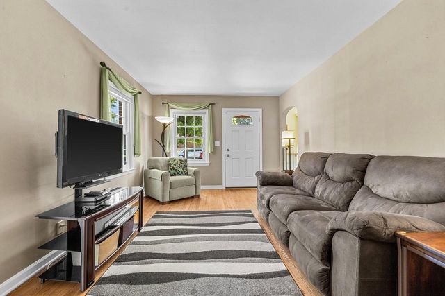 804 Florence AVENUE, Racine, WI 53402