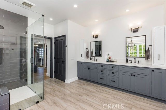 6032 County Oak Road, Woodland Hills (los Angeles), CA 91367