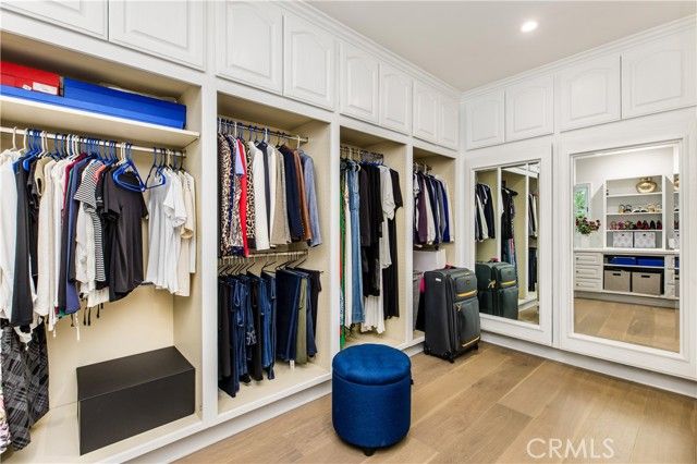 6032 County Oak Road, Woodland Hills (los Angeles), CA 91367