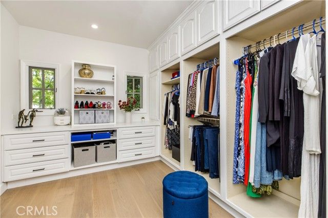 6032 County Oak Road, Woodland Hills (los Angeles), CA 91367