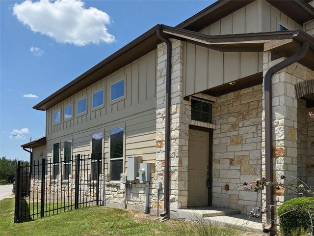 901 Sleepy Dell LN 94, Austin, TX 78748