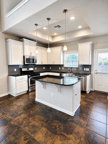 901 Sleepy Dell LN 94, Austin, TX 78748