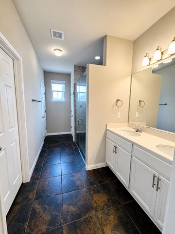 901 Sleepy Dell LN 94, Austin, TX 78748