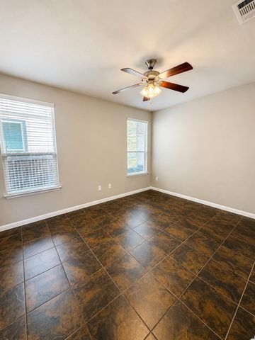 901 Sleepy Dell LN 94, Austin, TX 78748