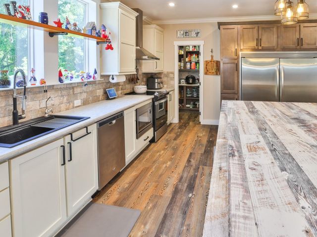 8700 HEATHER DRIVE, Zephyrhills, FL 33540
