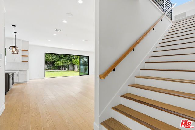8308 Mcconnell Avenue, Los Angeles, CA 90045