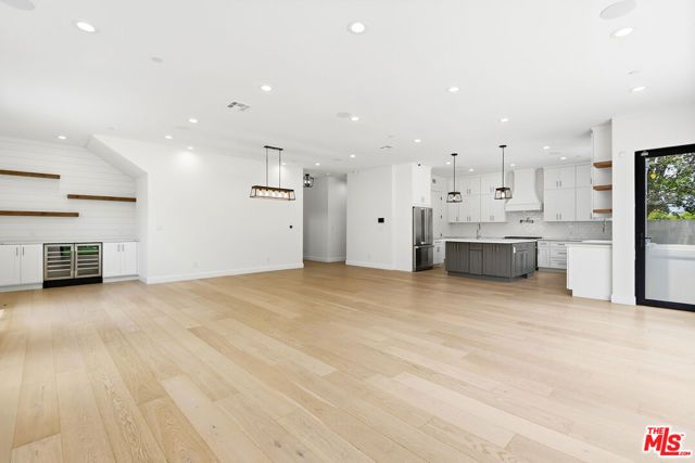 8308 Mcconnell Avenue, Los Angeles, CA 90045